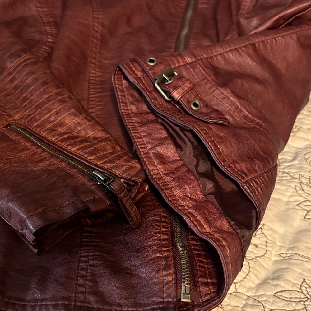 Maurices Deep Maroon faux Leather Jacket 2x - Picture 6 of 11
